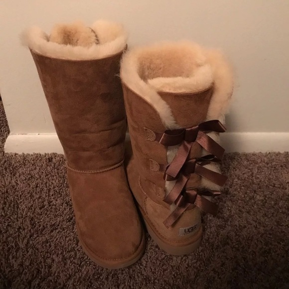 Women’s Ugg Boots (SOLD) - Picture 1 of 5